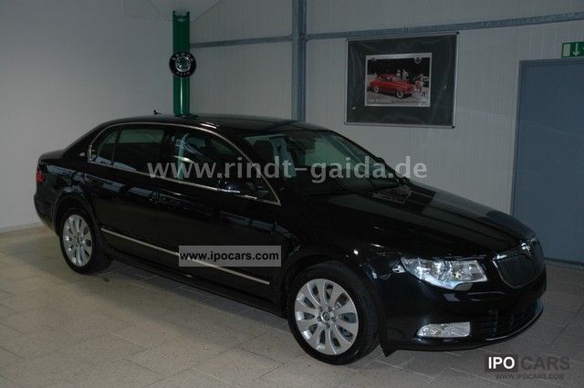 2011 Skoda  Superb 1.4 TSI Elegance * Navi * Xenon * Limousine Used vehicle photo
