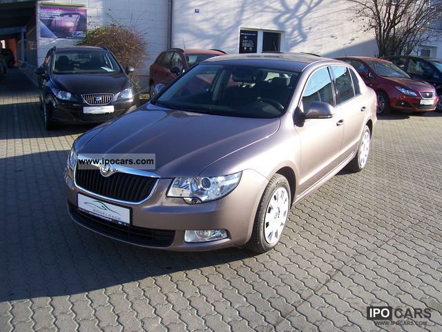 2011 Skoda  Superb 2.0 TDI Comfort * GRA * Climatronic * BLUETOOTH Limousine Used vehicle photo