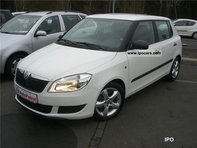 2011 Skoda  Fabia Sedan 1.6 TDI 90KW AIR COOL EDITION Small Car Used vehicle photo