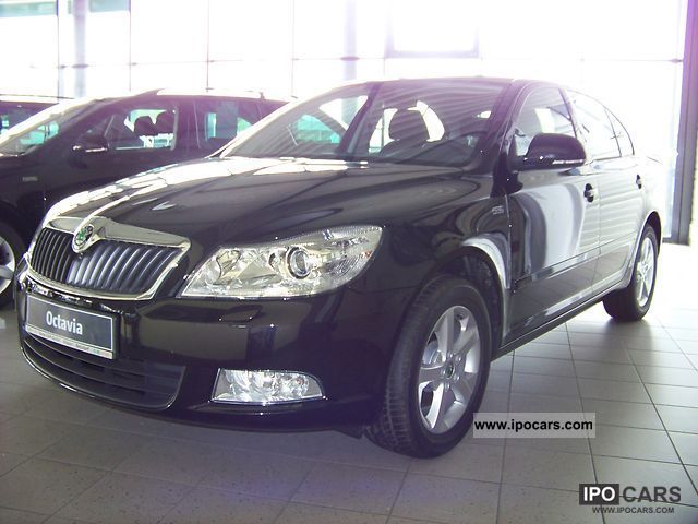 2011 Skoda  Octavia 2.0 TDI Ambition FAMILY SHZ * PDC * ALU Limousine New vehicle photo