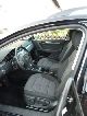 2010 Volkswagen  Passat 2.0 TDI BlueMotion Technology Com Estate Car Used vehicle photo 2