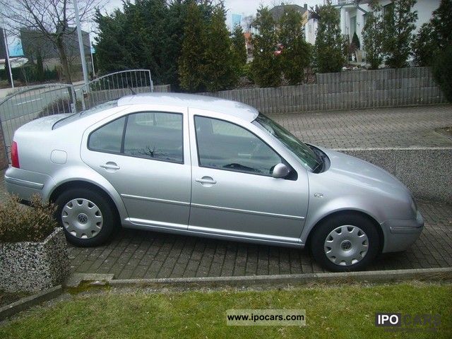 2002 Volkswagen Bora 1.6 Special Car Photo and Specs