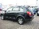 2010 Chevrolet  Captiva 2.0 VCDI127 Family Pack FWD Estate Car Used vehicle photo 2