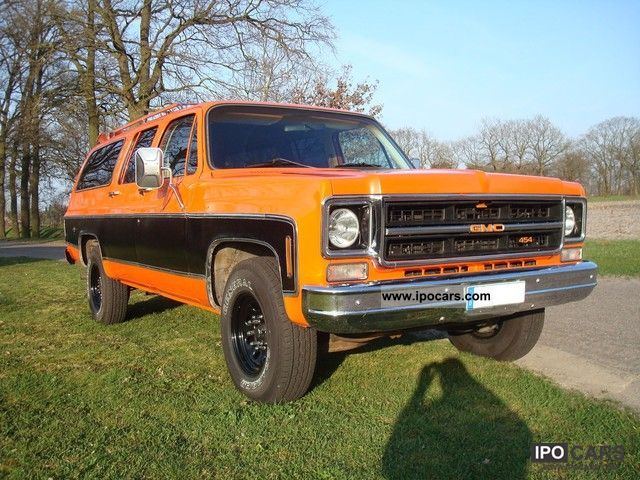 GMC  Suburban 1976 Vintage, Classic and Old Cars photo