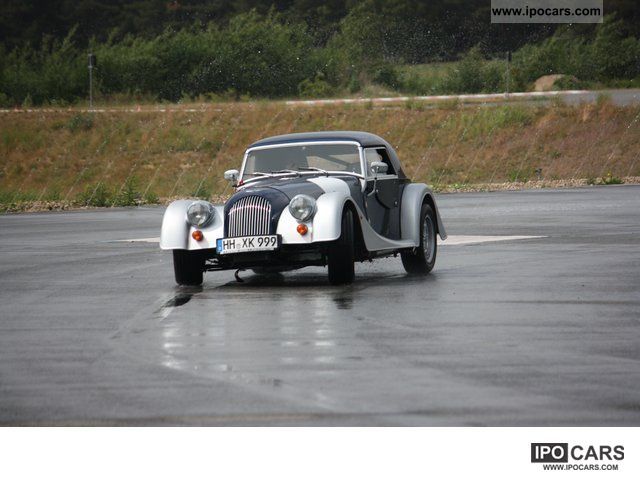 2010 Morgan  ROADSTER LIGHTWEIGHT MODEL 100ANNIVERSARY Cabrio / roadster Demonstration Vehicle photo