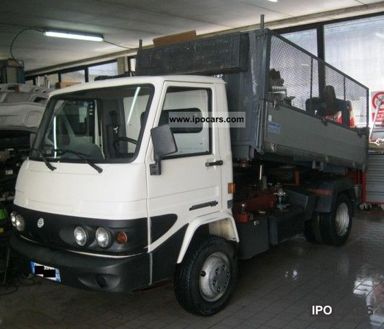 2004 Piaggio  Porter FD GASOLONE GEMMELLATO Limousine Used vehicle photo
