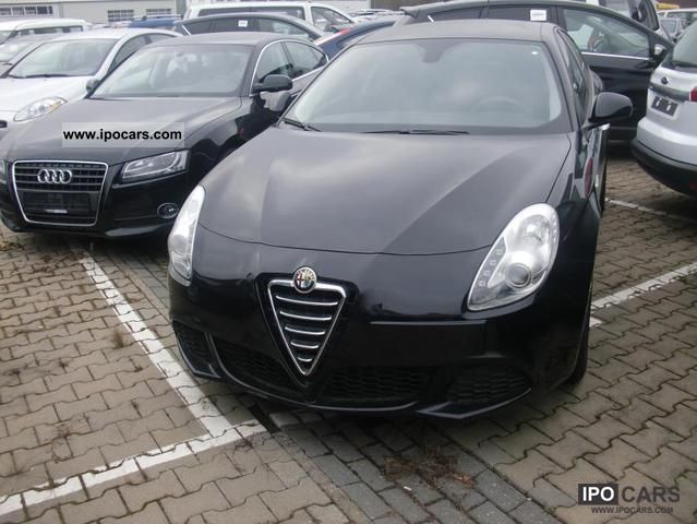 2012 Alfa Romeo  Giulietta 1.6 JTD Progression stop & start / PDC / Pr Limousine New vehicle photo