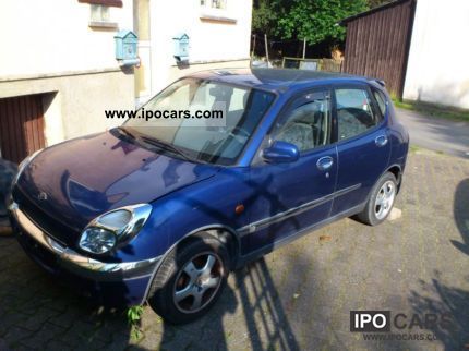 1998 Daihatsu  Sirion Small Car Used vehicle photo