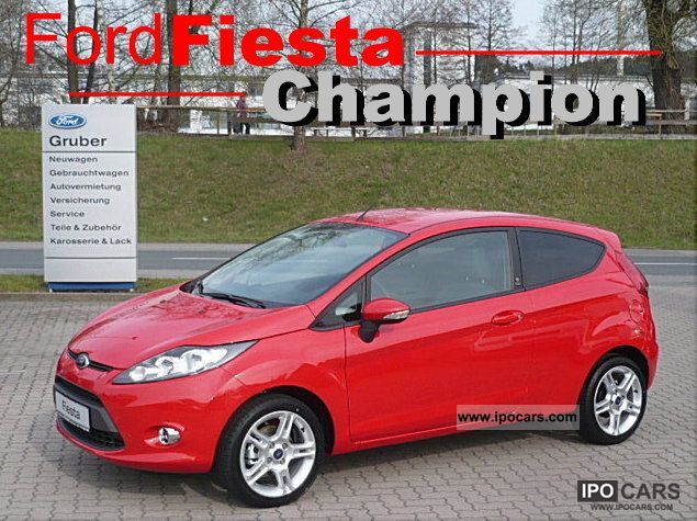 2012 Ford  Fiesta \ Small Car Used vehicle photo