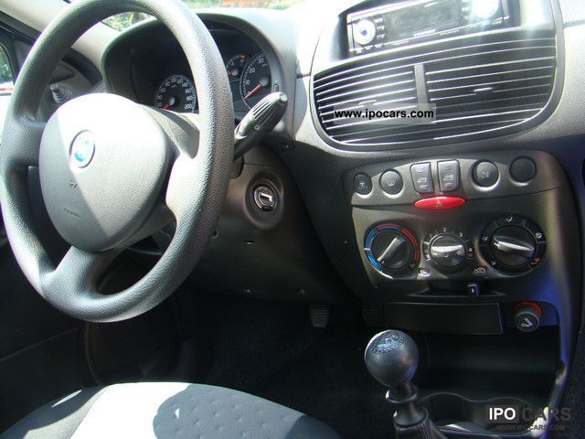 2012 Fiat Punto 1 2 8v Active Clima Car Photo And Specs