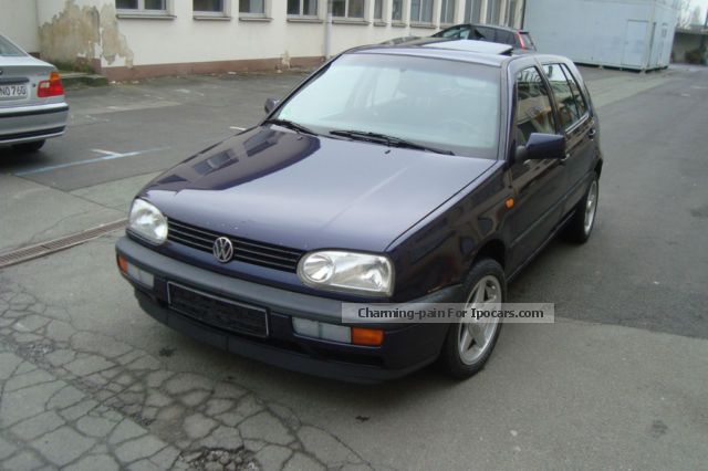 1995 Volkswagen  Golf 1.6 Saloon Used vehicle photo