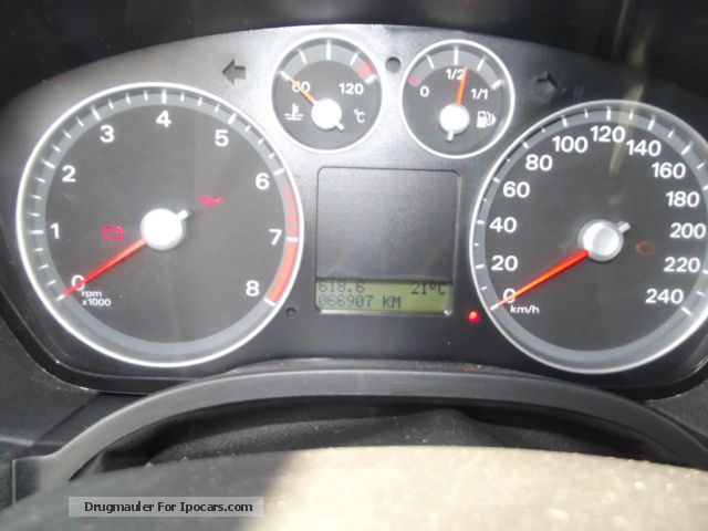 2005 Ford Focus Turnier 1.6 Ti-VCT Ghia - Car Photo and Specs