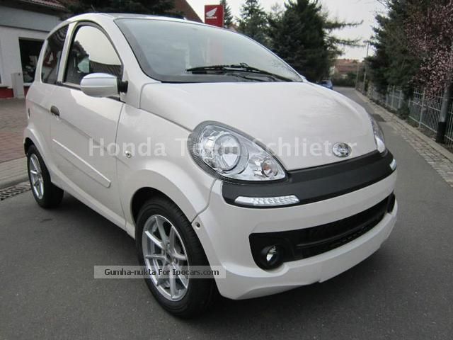 2013 Microcar  M GO 2 EXPRESSION DCI Small Car Used vehicle photo