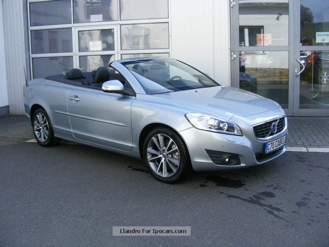 2013 Volvo  C70 D3 Momentum Cabriolet / Roadster Used vehicle photo