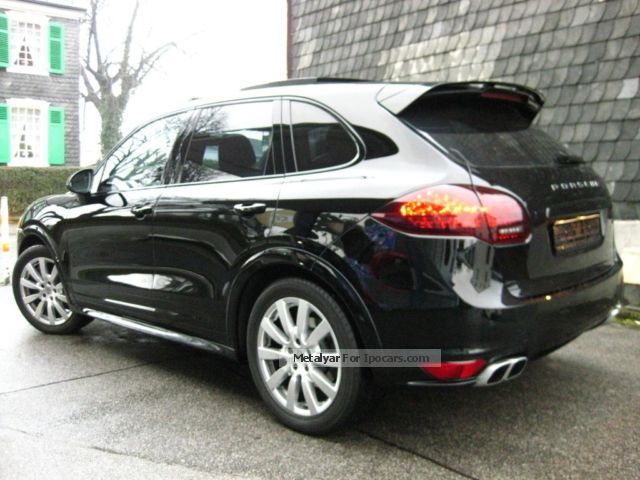 2013 Porsche  Cayenne D * Sport Design * Pano * air * StHeizung * Bose * Off-road Vehicle/Pickup Truck Used vehicle (

Accident-free ) photo