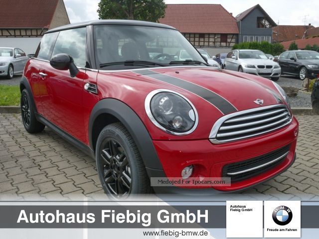 2013 MINI  Cooper (xenon air parking aid power windows) Saloon Demonstration Vehicle photo