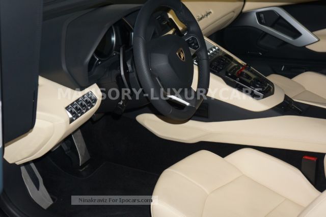 2014 Lamborghini Aventador Roadster Camera Sound