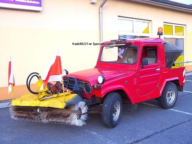 1984 Daihatsu  Rocky Taft 4x4 winter service spreader sweeping brush Off-road Vehicle/Pickup Truck Used vehicle photo