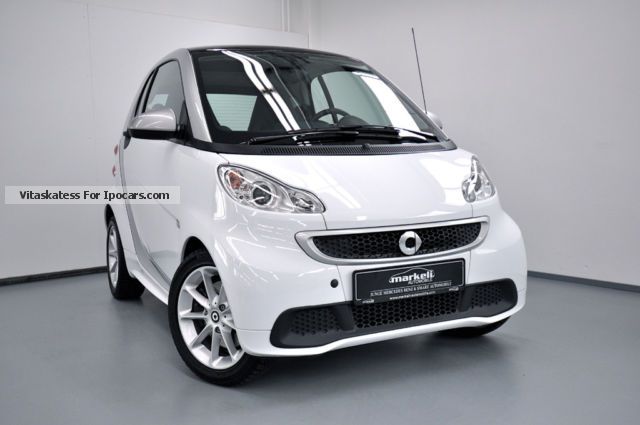 2012 Smart  PASSION-MICRO hybird DRIV (mhd) + SERVO + SOUND SYSTEM Small Car Employee's Car photo